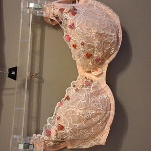 Victoria's Secret Floral Embellished Lace Bra Dream Angel